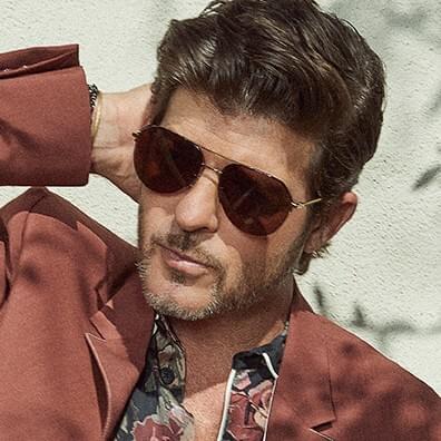 Robin Thicke Profile Picture Photo of Robin Thicke