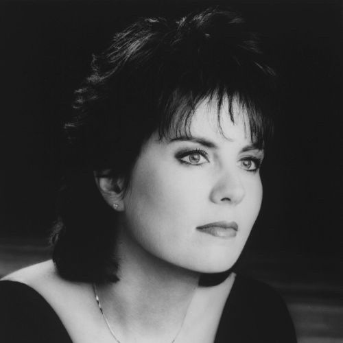 Photo of Holly Dunn