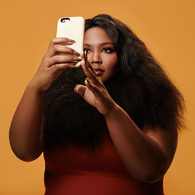 Album cover art for "Phone" by Lizzo