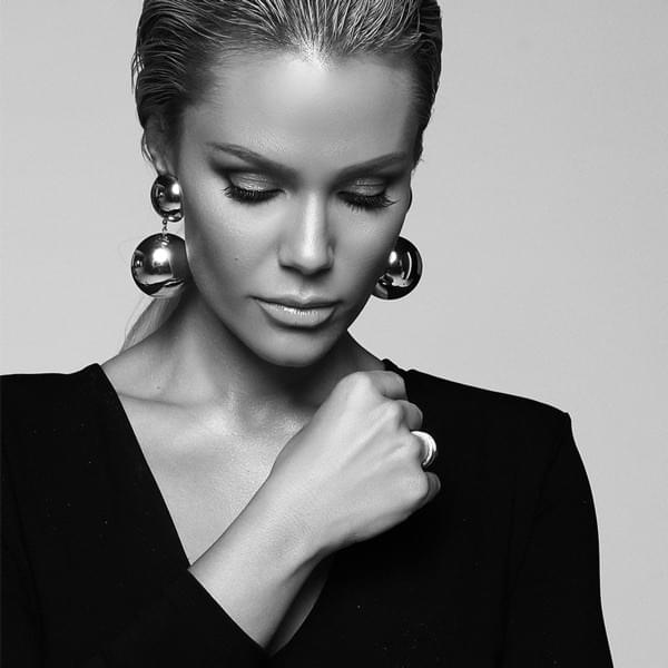 Album cover art for "Požuri" by Lena Kovačević