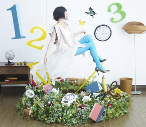 Album cover art for "マジックナンバー (Magic Number)" by 坂本真綾 (Maaya Sakamoto)