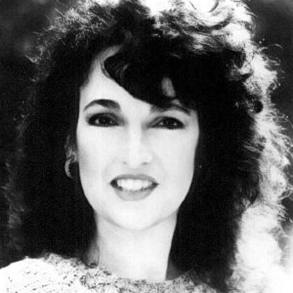 Karla DeVito Profile Picture Photo of Karla DeVito