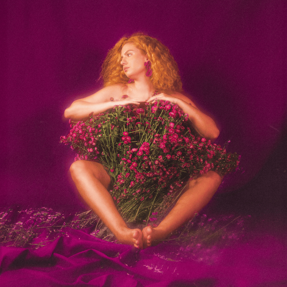Album cover art for "cheia de vontade" by Clara Valverde