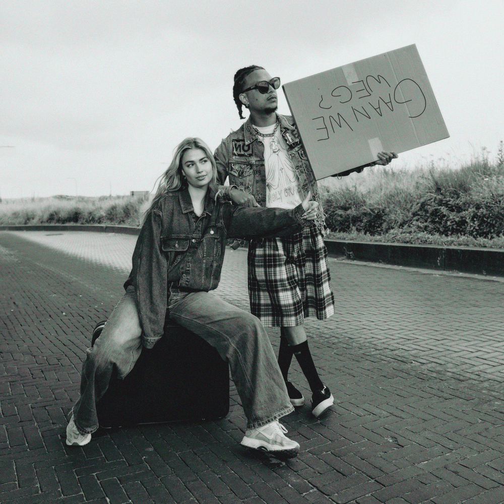 Album cover art for "Gaan We Weg?" by Roxy Dekker & Ronnie Flex
