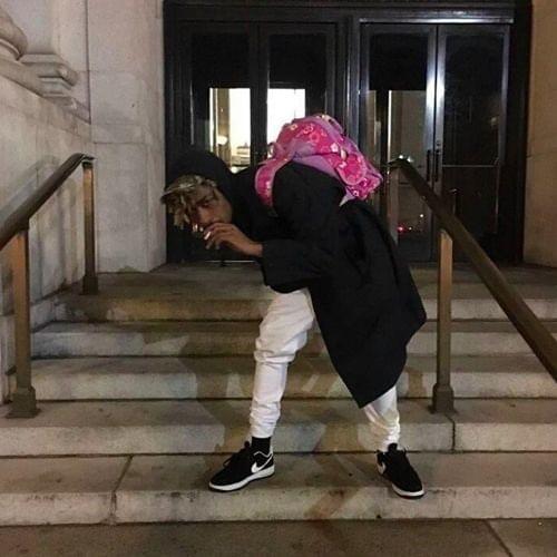 Album cover art for "LAVISH" by Lil Tracy