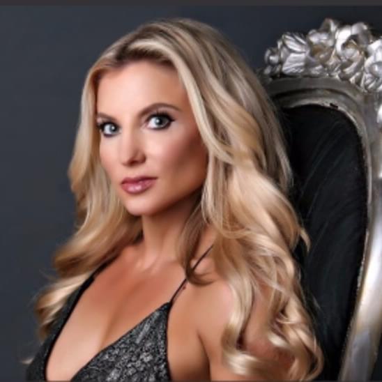 Photo of Julie Roberts