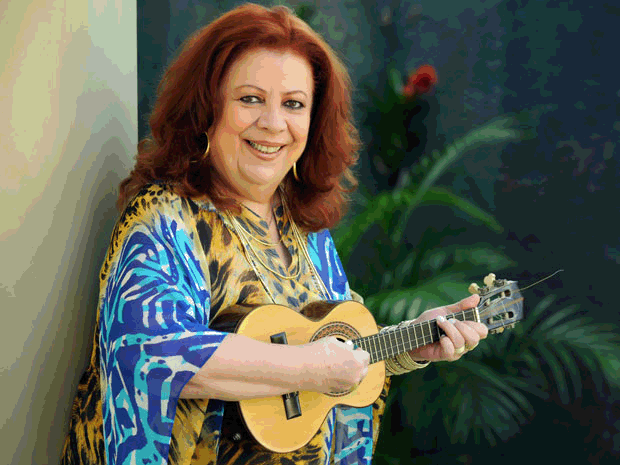 Photo of Beth Carvalho