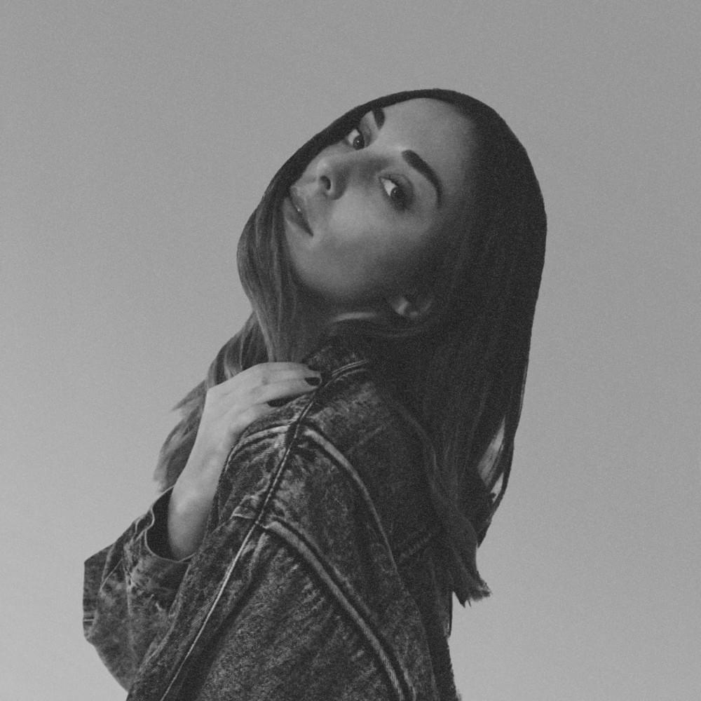Lizzy Land Profile Picture Photo of Lizzy Land