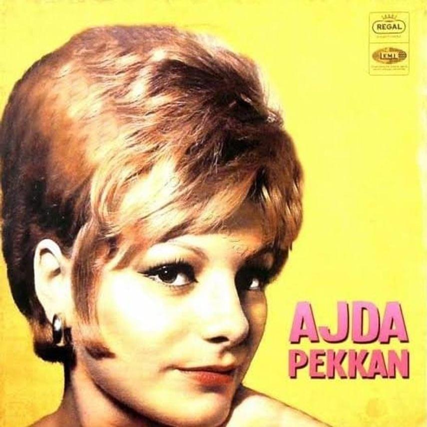 Album cover art for "Üç Kalp" by Ajda Pekkan