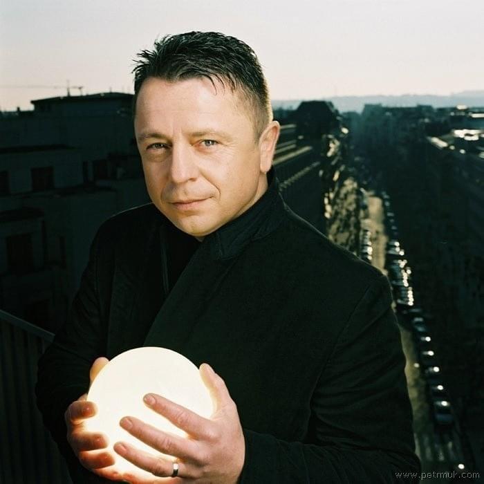 Cover image for Petr Muk