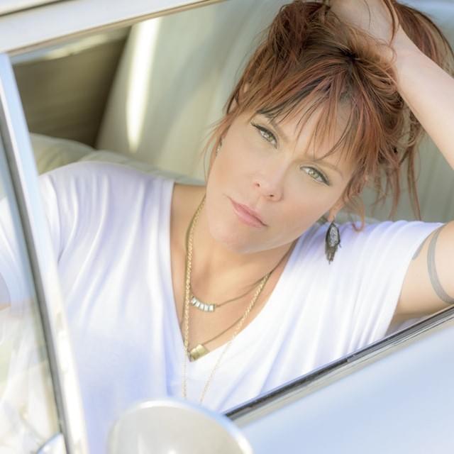 Beth Hart Profile Picture Photo of Beth Hart