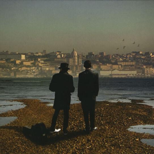 Album cover art for "Lisboa Mulata" by Dead Combo