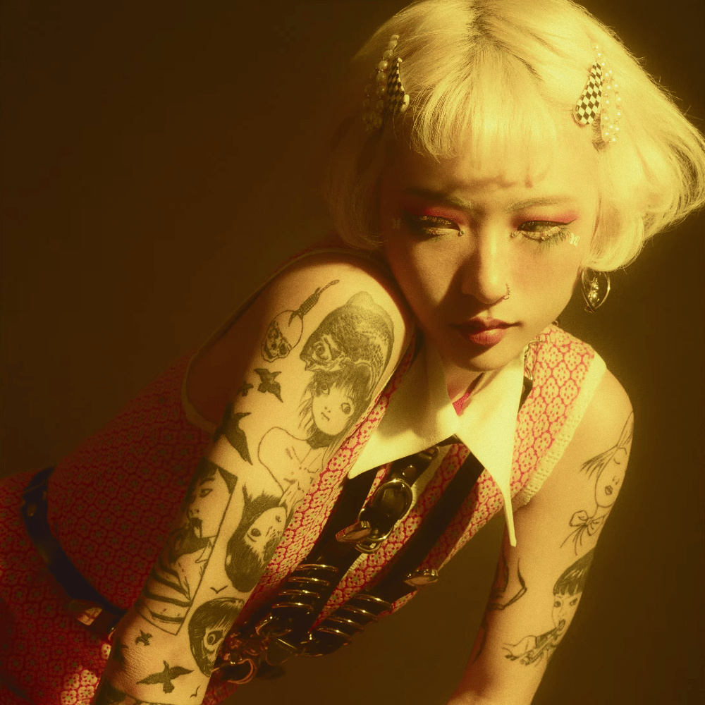Album cover art for "Eva" by yeule