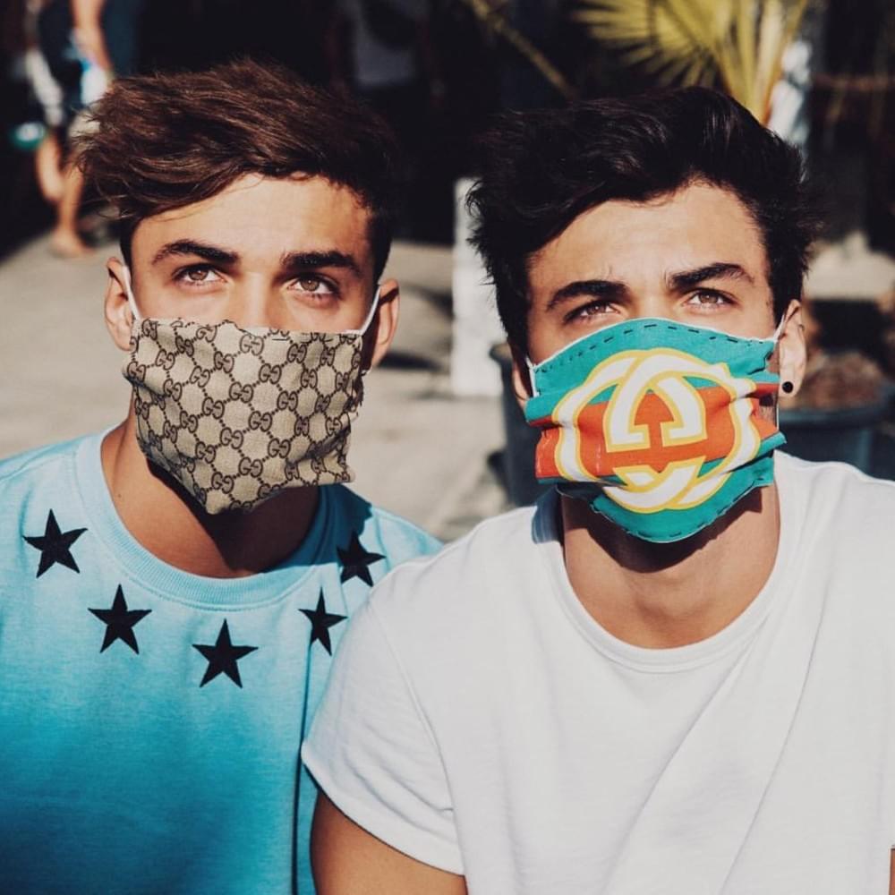 Cover image for Dolan Twins