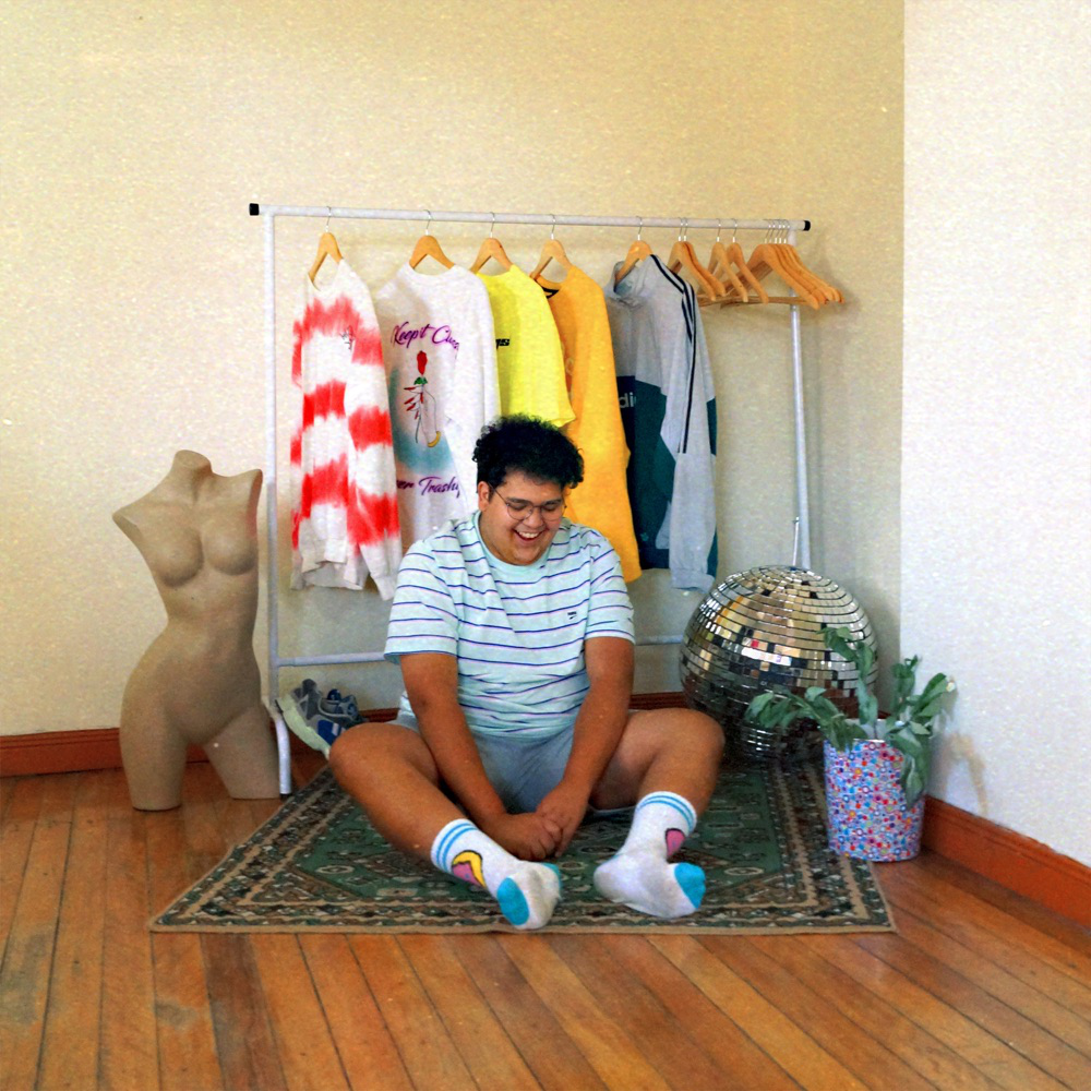 Album cover art for "Buenos Días" by Dromedarios Mágicos