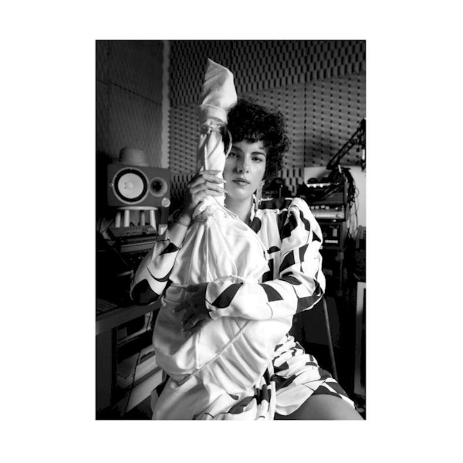 Album cover art for "Off (Sad Siri) (Acústico)" by Céu