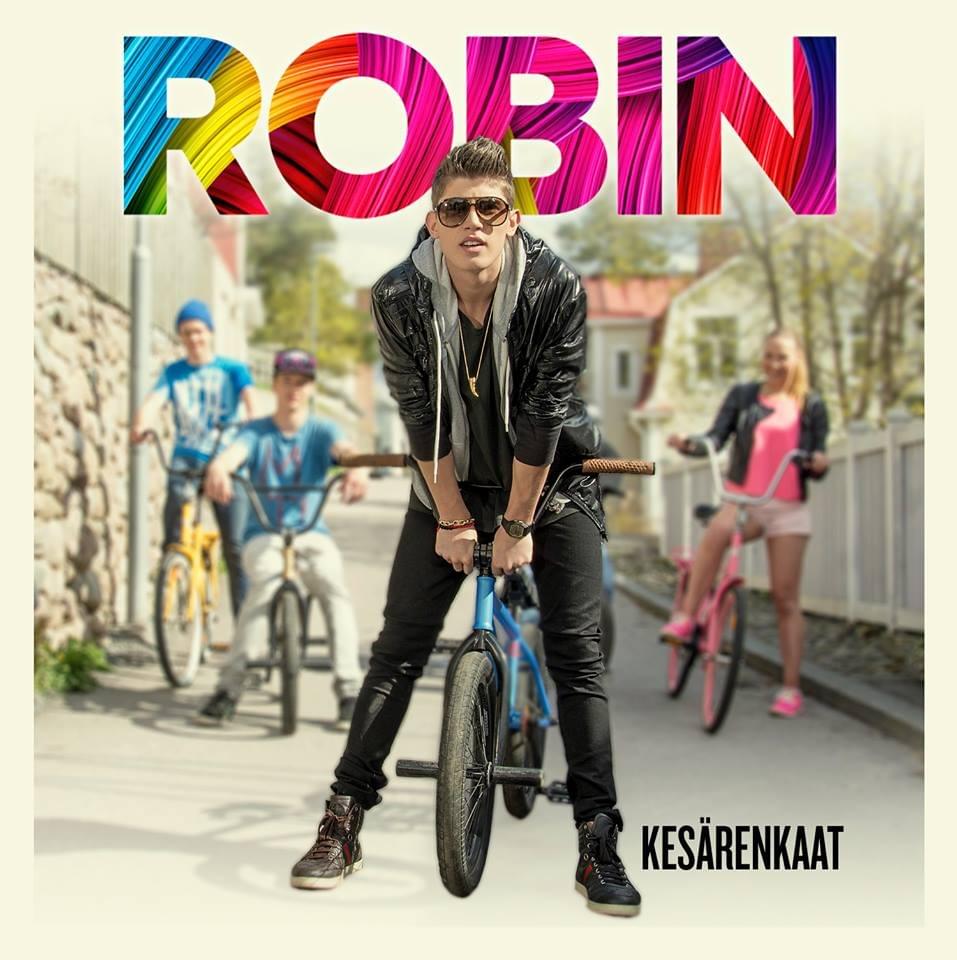 Kesärenkaat by Robin Packalen