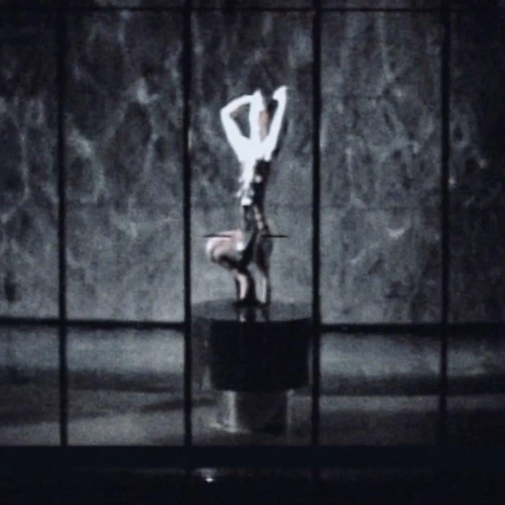 Album cover art for "Cayó" by Arca
