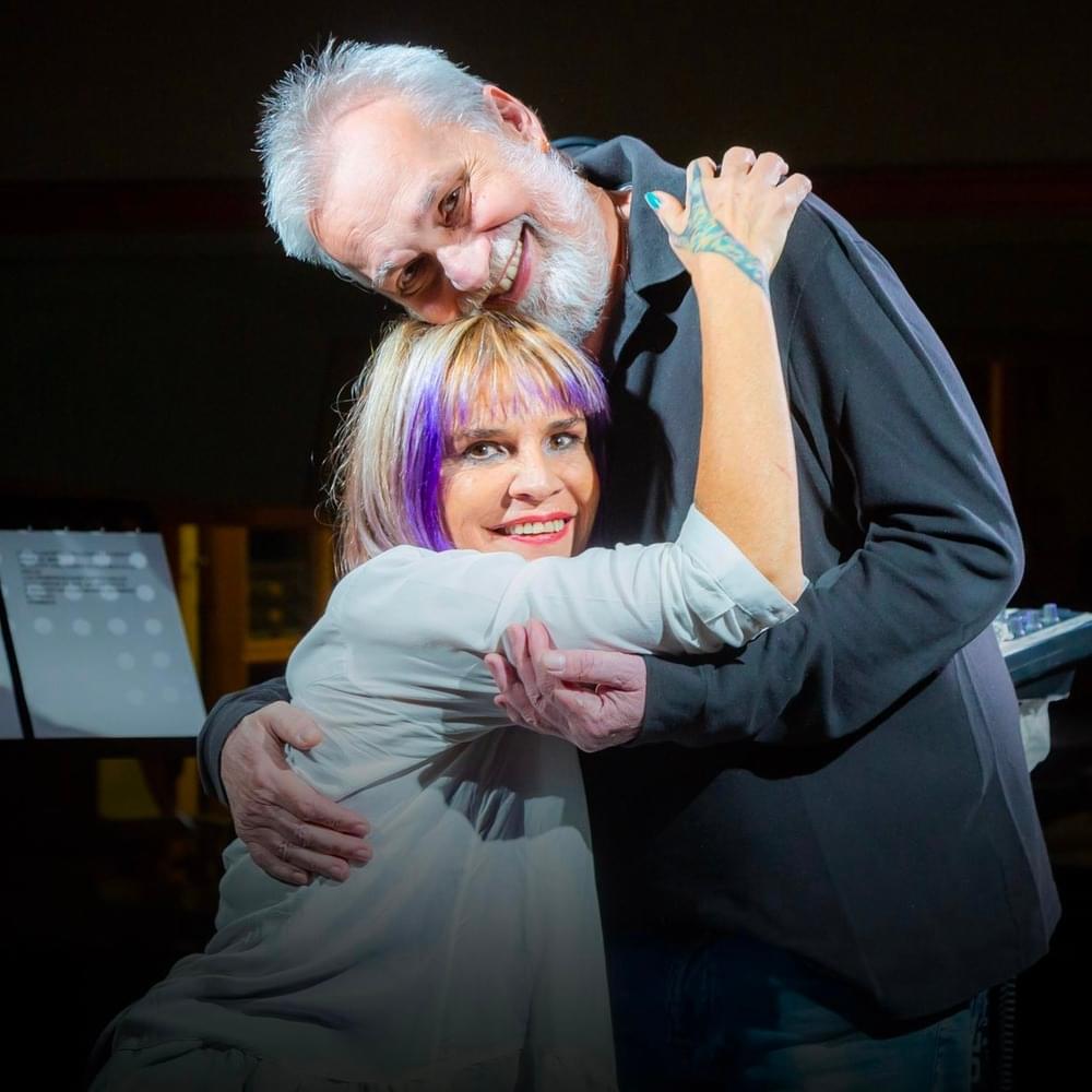 Photo of David Lebón & Fabiana Cantilo