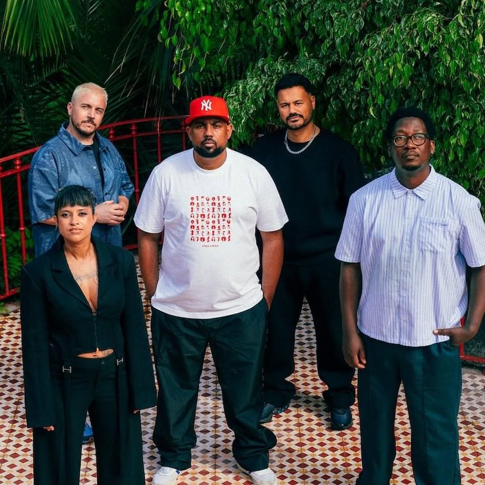 Cover image for Buraka Som Sistema
