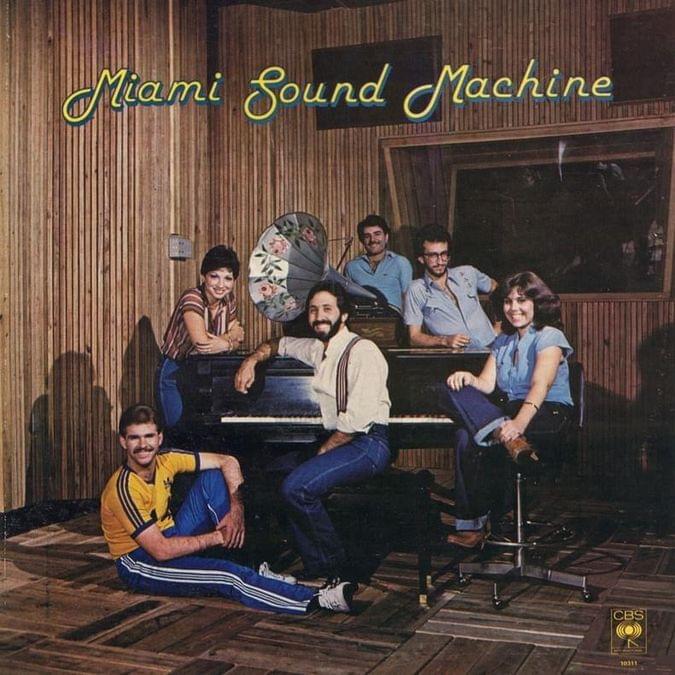 Album cover art for "Hombre Enamorado" by Miami Sound Machine & Gloria Estefan