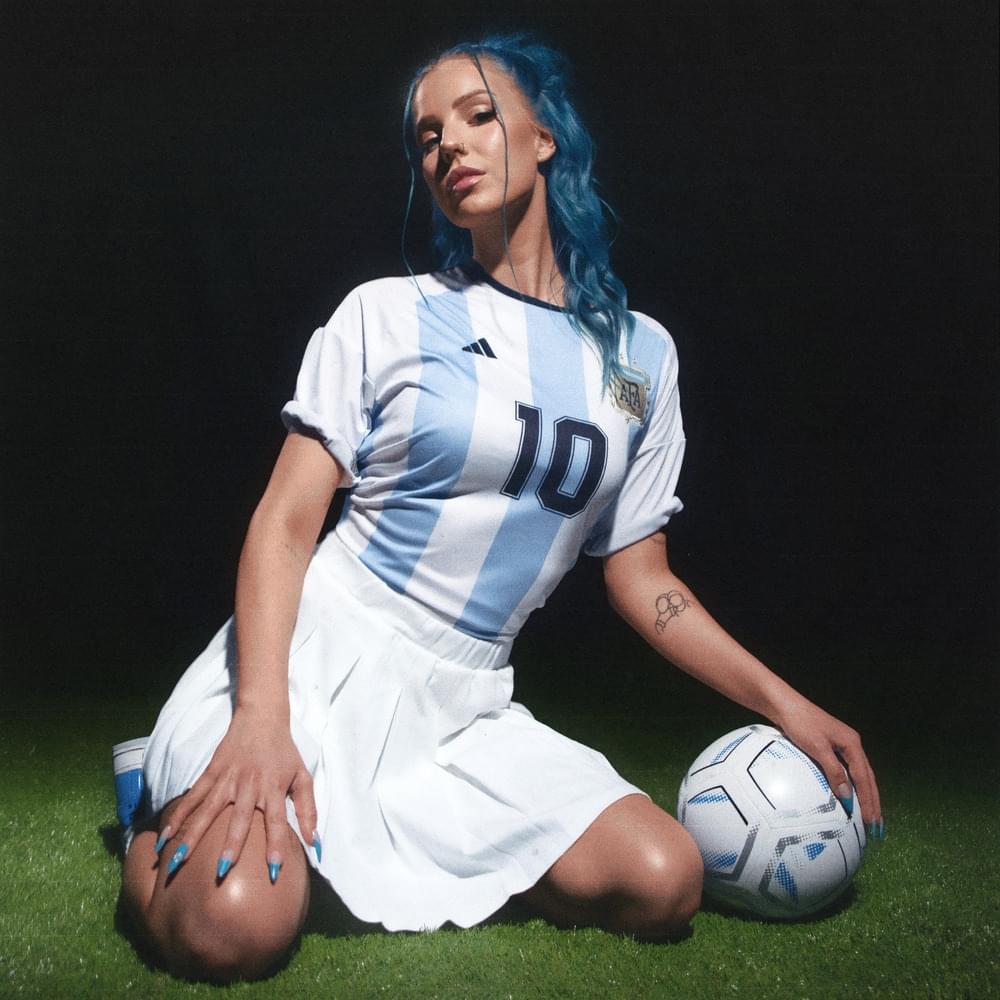 Album cover art for "Lähellä" by BESS